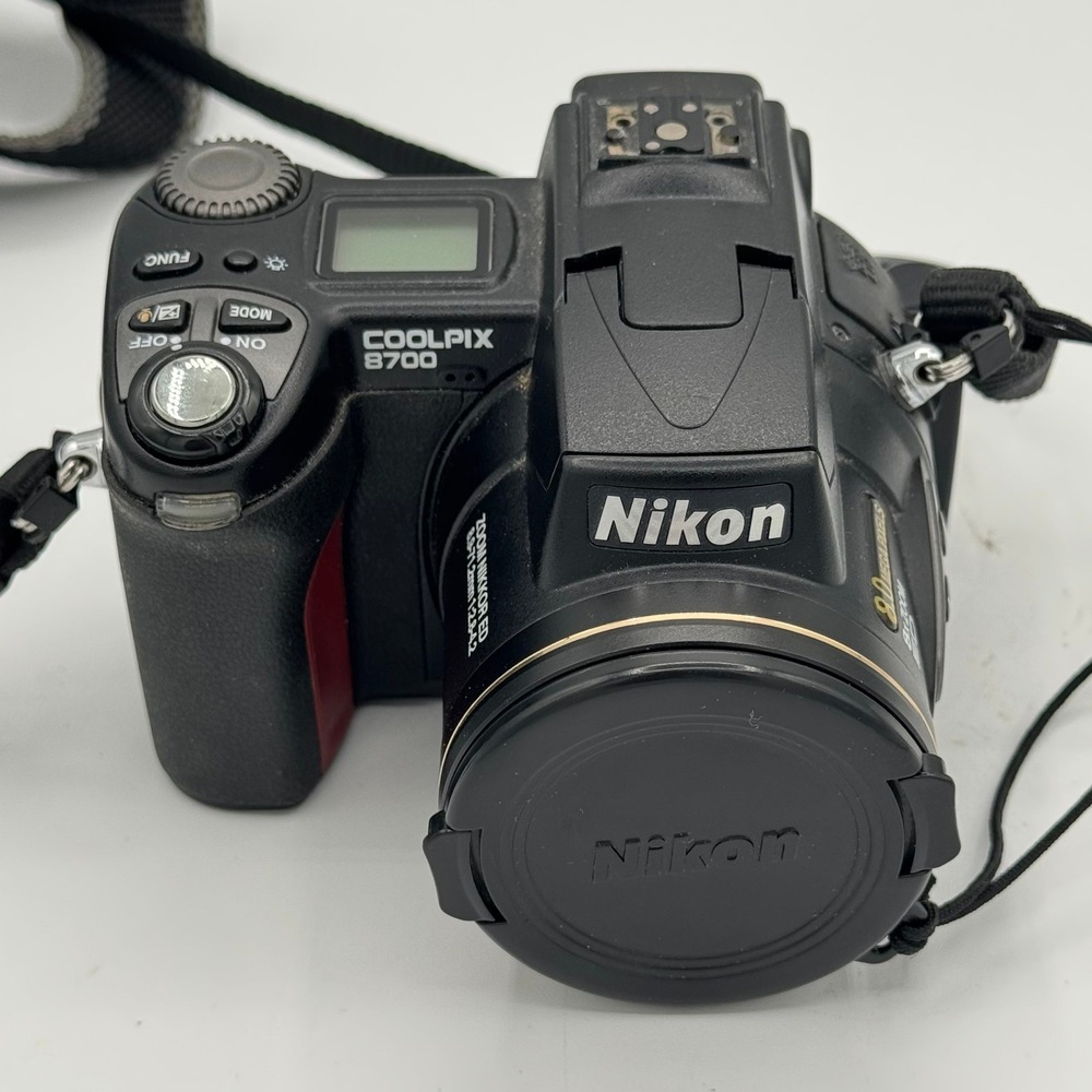 Nikon Coolpix 8700 8.0MP Digital Camera 8x Optical Zoom Black with Battery Strap